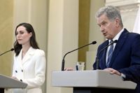 ”Mina djupaste kondoleanser till offren och de som lider på grund av jordbävningen i Turkiet och Syrien, skriver statsminister Sanna Marin på Twitter. Här är hon fotograferad tillsammans med president Sauli Niinistö.