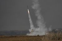 Israel uppger att landets luftvärnssystem Järndomen stoppat två raketer som avfyrades från Gaza tidigt på fredagen. Arkivbild.