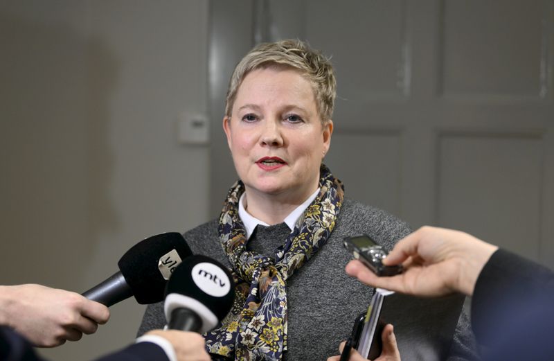 Riksförlikningsmannen Anu Sajavaara har fullt upp med att medla mellan arbetsgivar- och arbetstagarparter.