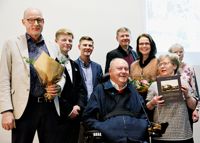 Historikern Christer Kuvaja, byaföreningens ordförande Mikael Therman, föreningens styrelsemedlem Jerker Hartwall, författaren Ulf Gustafsson, Sibbos kommundirektör Mikael Grannas, bokens ombrytare Marika Andersson, föreningens styrelsemedlem Martina Majander och kassör Ulrica Holmgren är glada över att boken blev verklighet.