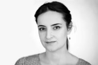Marjaneh Bakhtiaris roman Oändligt underbart imponerar på recensenten med sin språkkänsliga dialog.
