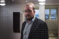 ”Det är många Silicon Valley-miljardärer som är intresserade av magiska svampar, så forskning kommer. Kommer det att bli en allmän behandling mot depression? Jag är tveksam”, säger Jesper Ekelund som tar emot HBL på HUS Psykiatricentrum i Tölö.
