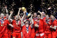Danmark guldjublar efter VM-finalsegern mot Frankrike.