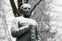 Varför ordnas ingen fest till nationalskaldens ära, undrar Benita Ahlnäs.