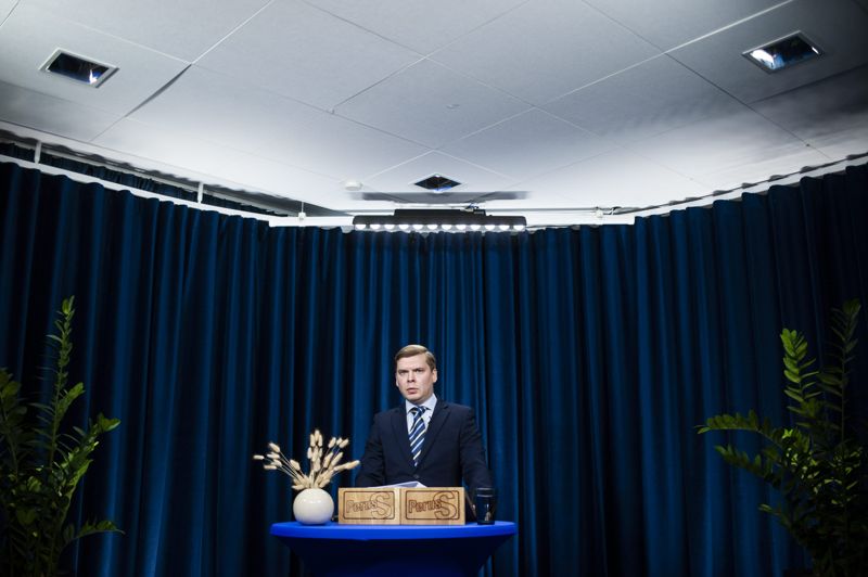 Finlands invandrings- och integrationspolitik skapar ett osunt och etniskt klassamhälle, säger Mikael Lith som skrivit programmet.