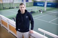 Jarkko Nieminen trivs alltjämt väldigt bra i tennishallen.