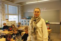 Maria Tommiska har arbetat som klasslärare i många år och tycker att nivåskillander i elevernas läsförmåga märks redan i de lägre klasserna.