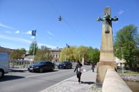 Polisen följde efter föraren som gjorde sig skyldig till betydande fortkörning och till slut krockade på Aurabron, på bilden, i centrala Åbo. Arkivbild.