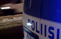 Personen misstänks för grovt äventyrande av trafiksäkerheten.