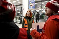 Servicefacket PAM:s ordförande Annika Rönni-Sällinen vill se löneförhöjningar för städare och fastighetsskötare.
