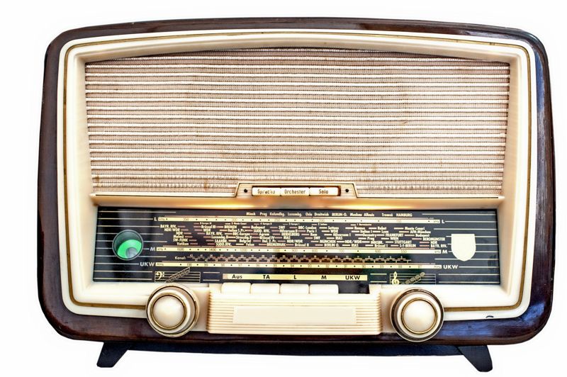 Tema. Radio.