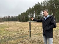 Stefan Therman, som har många års erfarenhet av fastighetsbranschen, vill bryta ut cirka trettio tomter på mark som hittills mest använts som hästhagar. Tomterna ska placeras i formen av en hästsko.