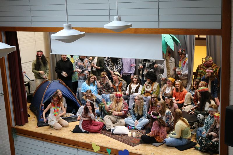 Festligt i Ekenäs gymnasium.