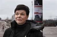 Modersmålsläraren Annette Kronholm oroar sig inte för att dagens unga inte skulle kunna bli fantastiska författare, de som är duktiga är så pass bra. Däremot ökar antalet svaga och medelsvaga skribenter oroväckande snabbt.