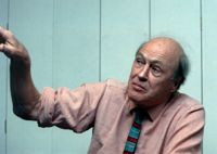 Netflix ville utsätta författaren Roald Dahls böcker för förnumstiga ingrepp, i ett försök att presentera honom som en mysig sagofarbror för en ny generation.