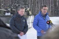 Statsminister Ulf Kristersson (M) och försvarsminister Pål Jonson (M) under pressträff i Boden på Norrbottens regemente (I19) i samband med årsdagen för Rysslands invasion av Ukraina. Det presenterades ytterligare stöd till Ukraina.
