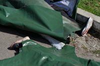 Omkring 60 människor som var på väg att fly undan krigets fasor dödades när en klusterbomb fälldes över en järnvägsstation i Kramatorsk i Ukraina i april förra året.