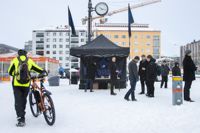 Partiet Sinimusta liike ställer upp 80 kandidater i fyra valdistrikt.
