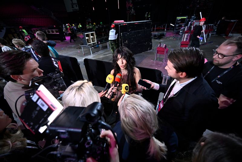 Loreen säger att hon aldrig blev rädd när någon tog sig upp på scenen.
