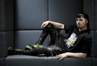 UMK-vinnaren Käärijä uppträder med låten Cha Cha Cha i Eurovisionsfinalen i Liverpool 13 maj.