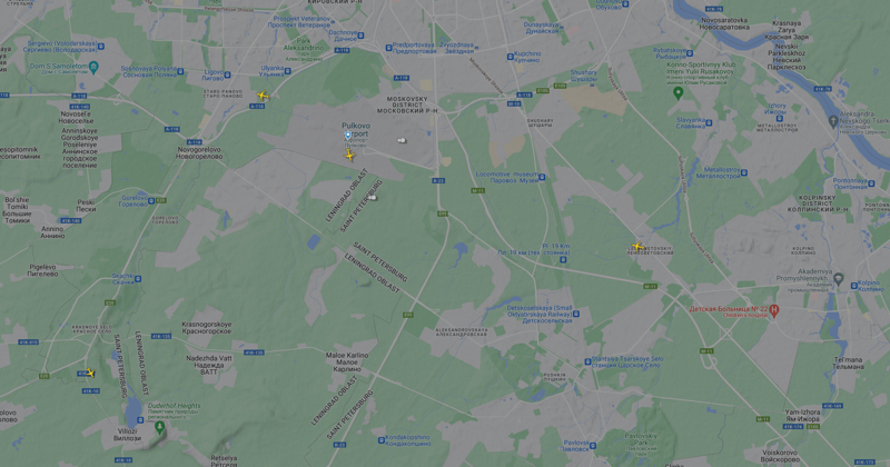 Flygplatsen Pulkovo ligger cirka 15 kilometer söder om Sankt Petersburgs innerstad.
