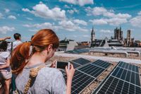 Nya alternativa energigemenskaper skapas nu runt om i Europa. Bilden visar ett projekt med solpaneler i Gent, Belgien.