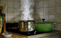 En betydande del av bostadsbränderna i Finland startar i köket.