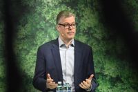 Nu är det dags att se framåt. Fortum utreder kärnkraft och satsar på förnybar energi, säger vd Markus Rauramo.