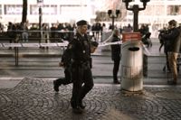 Poliser på plats sedan ett barn blivit knivskuret i Brunnsparken i Göteborg.