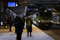 Lokförarnas strejk som skulle ha startat på måndag har skjutits upp med två veckor.