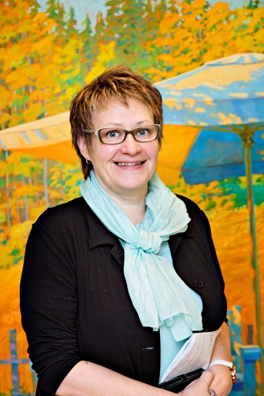 NY I KOMMUNEN. Hemvårdsledare Mona Jonsson inledde sitt arbete i augusti. Hon påminner om att en hög ålder inte gör de sociala nätverken mindre viktiga. Att kunna delta i olika bekanta aktiviteter och hobbyer så länge som möjligt höjer livskvaliteten.