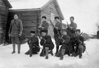 Elever vid Vörå krigsskola 1918, som utbildade gruppchefer för hela landets skyddskårer.