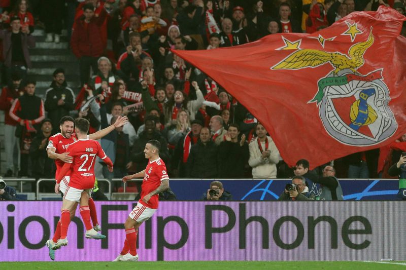 Benfica imponerar stort.