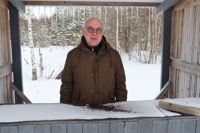 Än är det vinter, men i juni hoppas Kari Aulo att området omkring den här kiosken ska fyllas av 1 000 festivaldeltagare under Kalkkirock i Virkby.