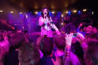 Carola Häggkvist vann Melodifestivalen för exakt 40 år sedan. Nu kommer hon till Raseborg för att fira.