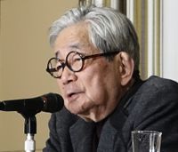 Nobelpristagaren Kenzaburo Oe blev 88 år. Arkivbild.