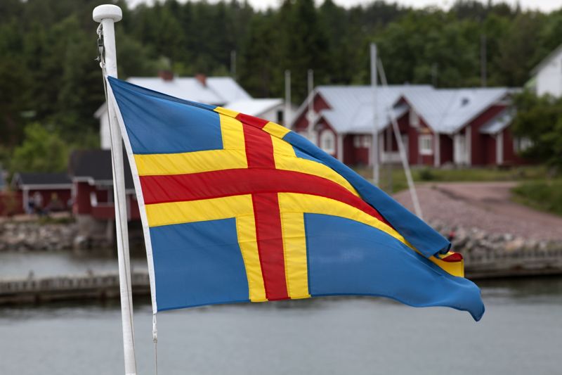 Tema. Ålands flagga.