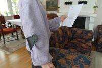 Den drygt 75-åriga kvinnan fick sin andra hjärtinfarkt i början av mars. Den första infarkten drabbades hon av i augusti i fjol. Lika oklar som situationen var efter infarkten i höstas upplever hon den nu efter sin andra infarkt.