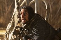 Adam Driver hamnar på jorden för 65 miljoner år sedan.