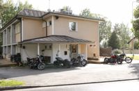 Bandidos MC, här lokalen i Tusby, är en kriminell organisation med yttre kännetecken. En stor del av den organiserade brottsligheten faller ändå under polisens radar.