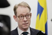 Sveriges utrikesminister Tobias Billström kallar upp den ryska ambassadören i Sverige.