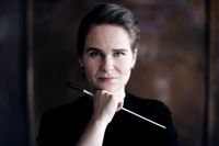 Eva Ollikainen dirigerade Helsingfors stadsorkester som framförde musik av bland andra Bela Bartok och Anna Thorvaldsdottir. 