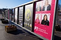 Det kan uppfylla kriterierna för ett brott ifall man skadar eller förstör valaffischer.