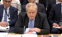Boris Johnson, Storbritanniens tidigare premiärminister, hördes i mars i år av det brittiska parlamentet om sitt så kallade partygate som handlar m fester som ordnades i premiärministerns tjänstebostad under pandemin och som bröt mot restriktionerna.
