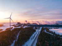 Outokumpu är Finlands största elanvändare. Som ett alternativ till att skaffa sig fossilfri el går företaget in för att utreda möjligheterna att bygga en småskalig reaktor i Torneå i samarbete med Fortum.