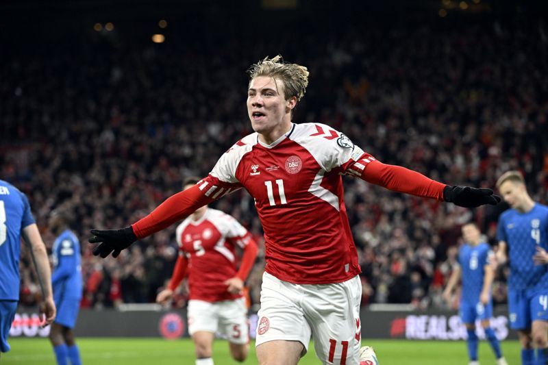 Rasmis Højlund kan vara lösningen på Danmarks forwardsproblem.
