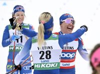 Krista Pärmäkoski (till vänster), Anne Kyllönen (mitten) och Kerttu Niskanen tog sig in bland de tio bästa i världscupsavslutningen i Lahtis.