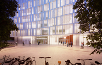 Nya vårdcentralen i Kampen med förnyad biljetthall i metron.