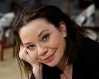 Musiken hjälper innehållet att nå fram, tycker Anna-Maria Hallgarn, som gör huvudrollen vid nypremiären av musikalen Next to Normal på Svenska Teatern.