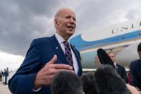 Enligt Joe Biden har Ryssland ännu inte förflyttat taktiska kärnvapen till Belarus.
